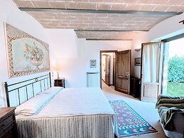 Torretta Sleeps 5 With Pool and Exclusiv