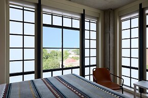 Moxy Charleston Downtown