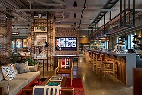 Moxy Charleston Downtown