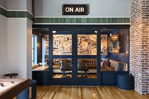 Moxy Charleston Downtown