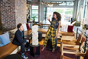 Moxy Charleston Downtown