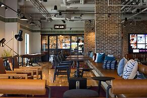Moxy Charleston Downtown