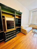 Charming Studio Half Block To Central Park Uws