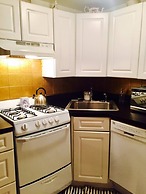 Charming Studio Half Block To Central Park Uws