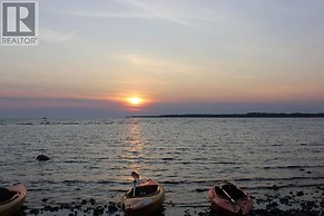 4 Bedroom Cottage On Manitoulin Island - Next to Sandy Beach!