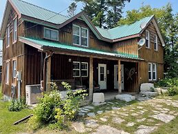 4 Bedroom Cottage On Manitoulin Island - Next to Sandy Beach!