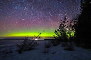 4 Bedroom Cottage On Manitoulin Island - Next to Sandy Beach!