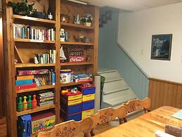 4 Bedroom Cottage On Manitoulin Island - Next to Sandy Beach!