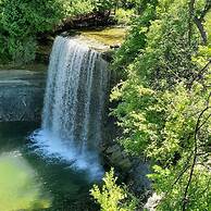 4 Bedroom Cottage On Manitoulin Island - Next to Sandy Beach!