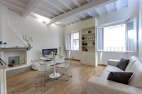 Central Duomo Apartment With Fast Wifi