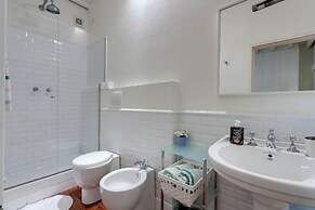 Central Duomo Apartment With Fast Wifi