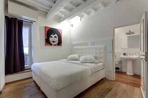 Central Duomo Apartment With Fast Wifi