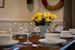 Sunbury Villa - Close to Town and Beaches