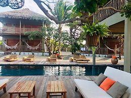 Unusual Accommodation With Pool not far From the Beach - by Feelluxury