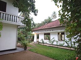 More Attractive Wonderful 1950 Mid-century Home With Another Newly Bui