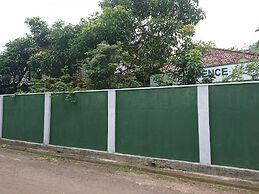 More Attractive Wonderful 1950 Mid-century Home With Another Newly Bui