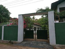 More Attractive Wonderful 1950 Mid-century Home With Another Newly Bui