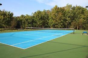 Townhouses Condos With Fantastic Resort Facilities