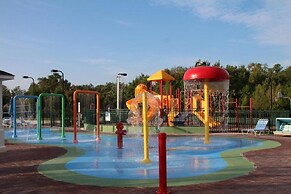 Townhouses Condos With Fantastic Resort Facilities