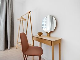 Sanders Charm - Chic 2-bdr Apt With Shared Garden