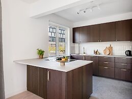 Sanders Charm - Chic 2-bdr Apt With Shared Garden