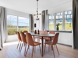 Sanders Charm - Chic 2-bdr Apt With Shared Garden