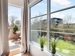 Sanders Charm - Chic 2-bdr Apt With Shared Garden