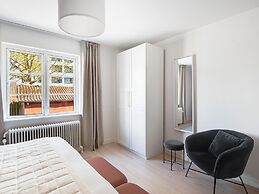 Sanders Charm - Chic 2-bdr Apt With Shared Garden