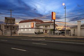 Red Roof Inn Carson - Wilmington