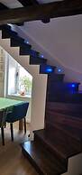 Cheerful Holiday House Illuminosa