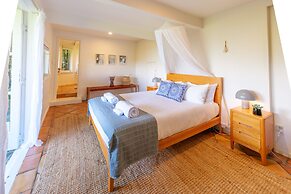 Koi Waiheke with private beach access