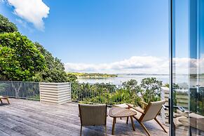 Koi Waiheke with private beach access