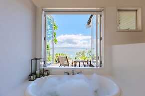 Koi Waiheke with private beach access