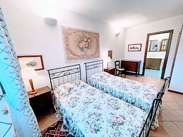 Casetta - Sleeps 5 With Aircon, Wifi, Pool and Astounding Views