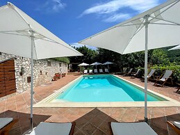 Casetta - Sleeps 5 With Aircon, Wifi, Pool and Astounding Views