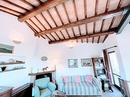 Casetta - Sleeps 5 With Aircon, Wifi, Pool and Astounding Views
