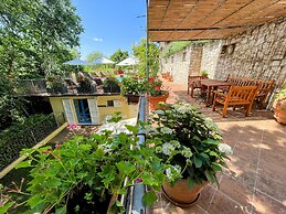 Casetta - Sleeps 5 With Aircon, Wifi, Pool and Astounding Views