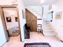 Casetta - Sleeps 5 With Aircon, Wifi, Pool and Astounding Views