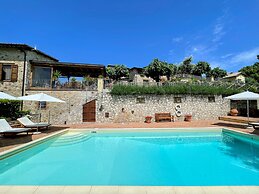 Casetta - Sleeps 5 With Aircon, Wifi, Pool and Astounding Views