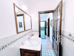 Casetta - Sleeps 5 With Aircon, Wifi, Pool and Astounding Views