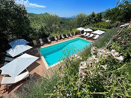 Casetta - Sleeps 5 With Aircon, Wifi, Pool and Astounding Views