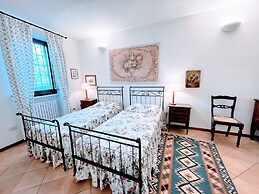 Casetta - Sleeps 5 With Aircon, Wifi, Pool and Astounding Views