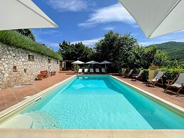 Casetta - Sleeps 5 With Aircon, Wifi, Pool and Astounding Views