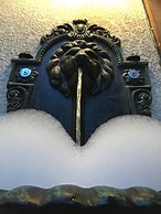 The Royal Luxury Lion Patio