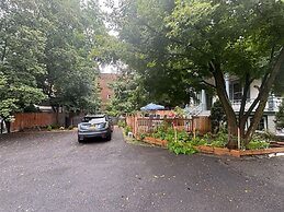 1 Br Private Victorian Apt in Convenient City Location on Half Acre Sl