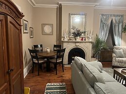 1 Br Private Victorian Apt in Convenient City Location on Half Acre Sl