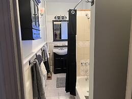 1 Br Private Victorian Apt in Convenient City Location on Half Acre Sl