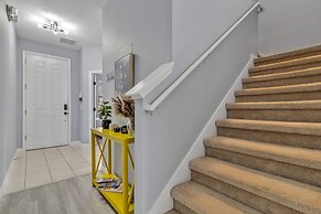 Ellas Blue House is Near Disney Theme Park