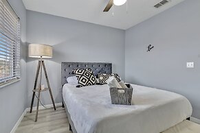 Ellas Blue House is Near Disney Theme Park