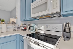 Ellas Blue House is Near Disney Theme Park